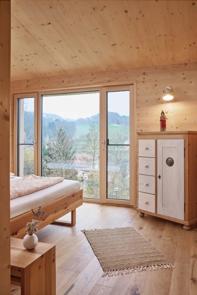 Schlafzimmer-Thoma-Holz-100